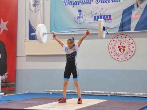 Minikler Türkiye Halter Şampiyonası Akşehir’de Başladı