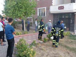 Adıyaman’da Bina Yangınında 3 Kişi Dumandan Zehirlendi