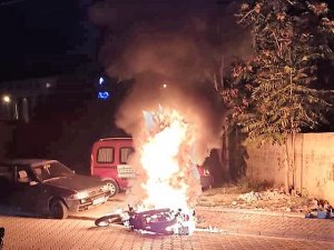 Seyir Halindeki Lüks Motosiklet Alev Alev Yandı