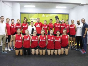 Düzce Belediyeden Genç Voleybolculara Destek