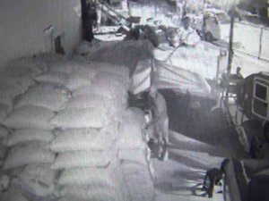 Hırsızlar 5 Dakikada 20 Bin Liralık Harnup Çaldı