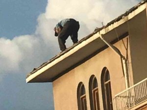Güvenlik Önlemi Almadan Çatıya Çıktı, Canını Hiçe Saydı