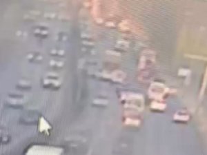 İ̇zmir’de Savcı Ve Kızlarının Yaralandığı Kaza Anı Kamerada
