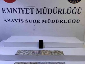 Bıçakla İş Yerine Girdi, 5 Bin Doları Ve Telefonu Gasp Etti