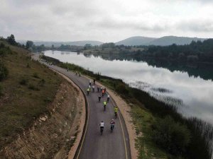 Bisiklet Severler Hem Spor Yapıyor Hem De İlçeyi Tanıyor
