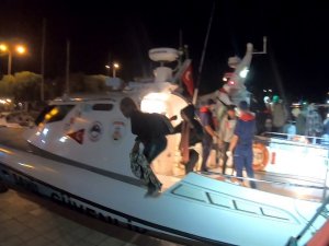 Çanakkale Açıklarında 22 Düzensiz Göçmen Kurtarıldı