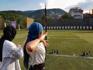Kütahya’da Türkiye Geleneksel Türk Okçuluk Federasyonu Zafer Kupası Heyecanı