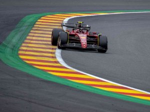 Belçika’da Pole Pozisyonu Carlos Sainz’ın