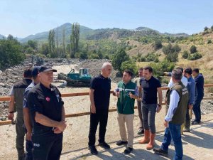 Vali Avni Çakır, Selde Zarar Gören Köprüleri İnceledi