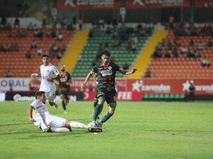 Spor Toto Süper Lig: Corendon Alanyaspor: 0 - İ̇stanbulspor: 0 (İ̇lk Yarı)