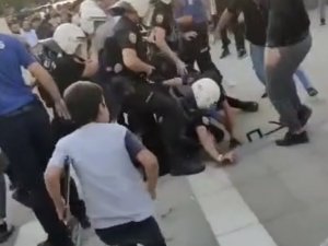 Silopi’de Taciz İddiası Ortalığı Savaş Alanına Çevirdi, Linç Girişimini Polis Önledi