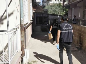 Yatağında Fenalaşan 6 Aylık Bebek Hayatını Kaybetti