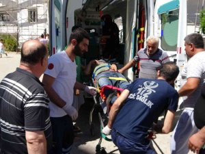 Perde Asarken 3.kattan Aşağıya Düştü