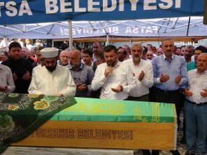 Ak Parti İ̇stanbul İ̇l Başkanı Kabaktepe’nin Annesi Son Yolculuğuna Uğurlandı