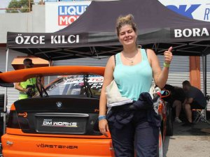 Türkiye’nin Tek Kadın Drift Pilotu İle En Genç Pilotu Pistlerde