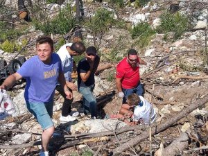 Uçuruma Devrilen Atv Sürücüsü Yaralandı