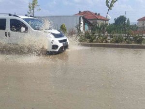 Yozgat’ta Dolu Ve Sağanak Yağış Etkili Oldu