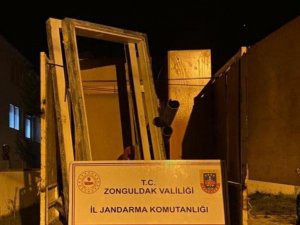 Eski Fabrikayı Soyarken Yakayı Ele Verdiler