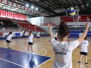 10 Bin Genç Yaz Aylarını Sporla Geçirdi