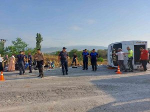 Kepsut’ta Midibüs Devrildi