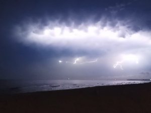 Samsun’da Sağanak Yağış Ve Şimşek