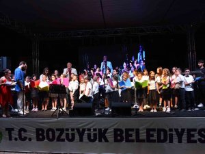 Bozüyük Belediyesi Çocuk Korosu’ndan Muhteşem Konser