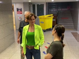 Canan Kaftancıoğlu İfade Vermek Üzere Çağlayan Adliyesine Geldi