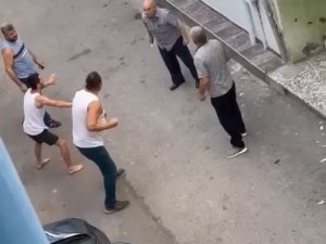 Çocukların Kavgasına Büyükler Dahil Olunca Bıçaklar Konuştu