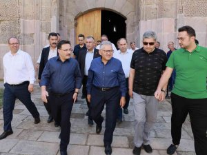 Başkan Büyükkılıç, Vali Çiçek İle Birlikte Tarihi Sultan Hanı’nı Turizme Açtı