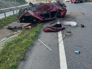Kontrolden Çıkan Otomobil Takla Attı: 3 Yaralı