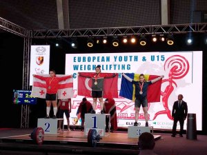 Aydınlı Burcu Avrupa’yı Salladı