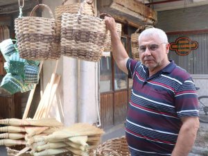 Ahşap, Plastiğe Direniyor