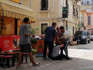 Kadınların Saç Saça Baş Başa Kıskançlık Kavgası