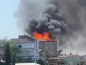 İ̇zolasyon Çalışması Yapılan Çatı Bir Anda Alev Topuna Döndü