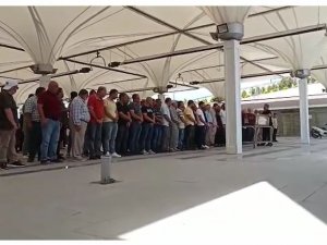 Maganda Kurşununa Kurban Giden Minik Emirhan Son Yolculuğuna Uğurlandı