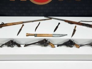 Antika Silahları Satamadan Yakalandı