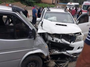 Giresun’da Trafik Kazası: 13 Yaralı