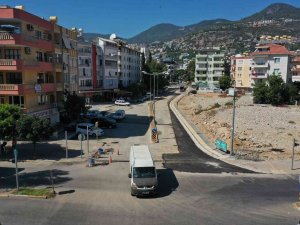 Eşref Kahvecioğlu Caddesi Çift Yönlü Trafiğe Açıldı