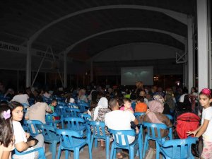 Kahta Belediyesi’nin Mahalle Sinema Geceleri Etkinliği Başladı