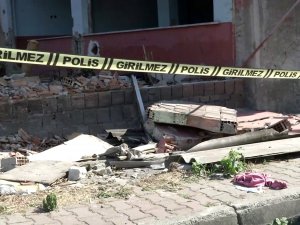 Küçükçekmece’de Oyun Oynayan Bir Çocuğun Üzerine Bahçe Duvarı Çöktü