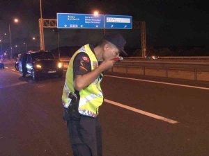 Havalimanı Yolunda Taksi İle Motosikletler Birbirine Girdi: 3 Yaralı
