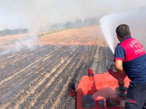 Kadirli’de Çıkan Anız Yangını Söndürüldü