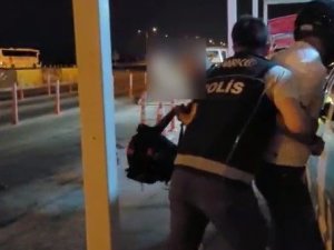 İ̇l Dışından İ̇zmir’e Uyuşturucu Getiren Şüphelilere Şok Operasyon