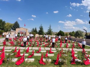 Kur’an Kursu Öğrencileri Dumlupınar Şehitliği’ni Ziyaret Etti