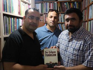 Zaferin Yüzüncü Yılında 100 Okula Kahramanlık Kitapları Gönderdiler