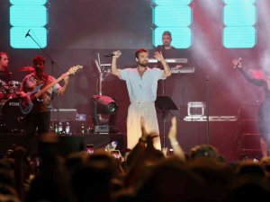 Aliağa Sanat Günlerinde Coşku Ve Kahkaha Bir Arada