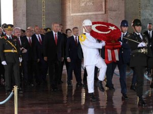 Cumhurbaşkanı Erdoğan, Anıtkabir’de Düzenlenen Törene Katıldı