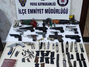 Hatay’da 13 Ruhsatsız Silah Ele Geçirildi