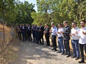 Yeni Kaymakam İlk İş Gününde Şehit Mezarlarını Ziyaret Etti