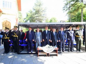 Şapka Ve Kıyafet İ̇nkılabı’nın Yıldönümü Törenle Kutlandı